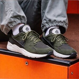 Nike Air Huarache Olive Green Men’s Sneakers Size 8.5 Pre-Owned Good Cond